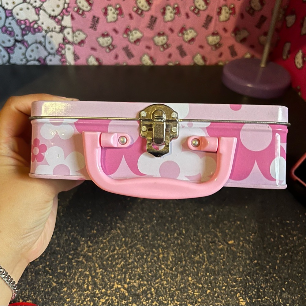 Hello Kitty Tin Box - Picture 5 of 9